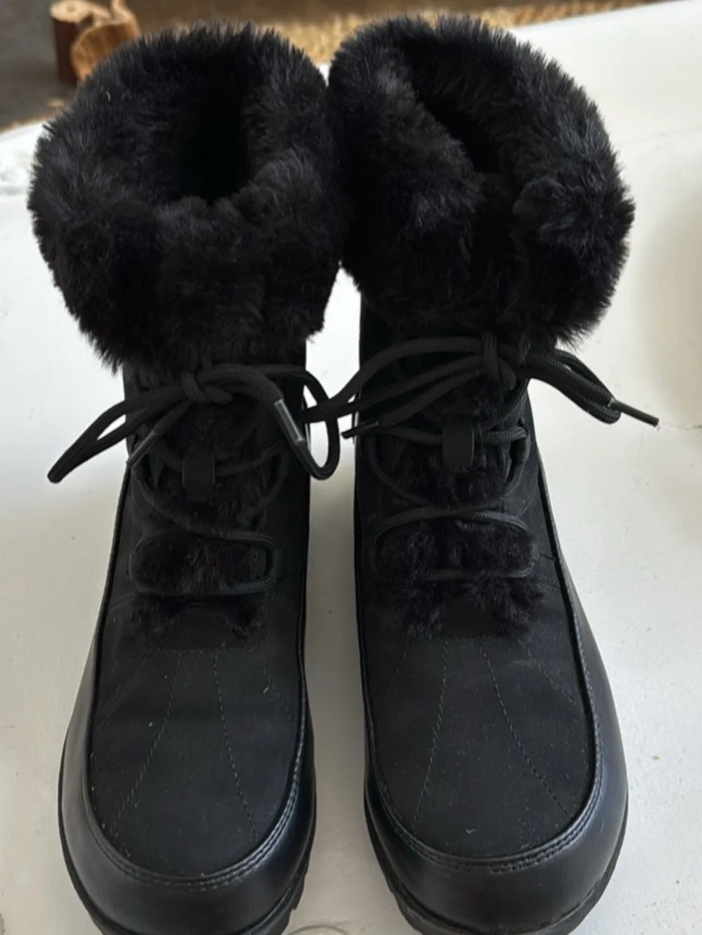 JBU Women's Black Faux-Fur Lace-Up Winter Boot